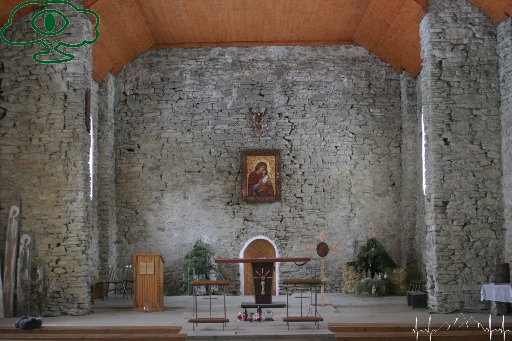 Samochodowy szlak Bieszczady wg Barnaby. Pk 19 Łopienka - ołtarz Samochodowy szlak Bieszczady wg Barnaby. Pk 19 Łopienka - ołtarz